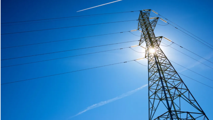 فصل مبرمج للتيار الكهربائي عن مناطق في إربد والمفرق الاثنين