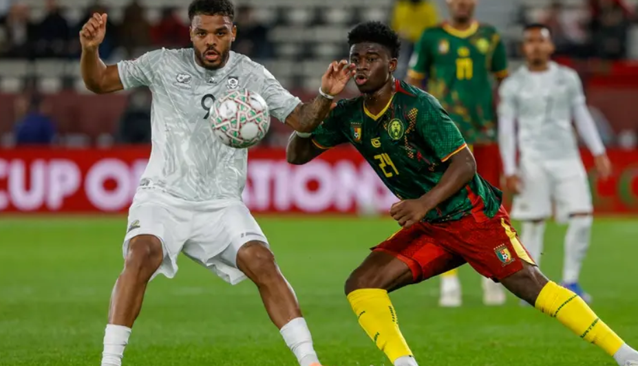 باليبا ..  حلم مانشستر يونايتد و"مرساة" الكاميرون