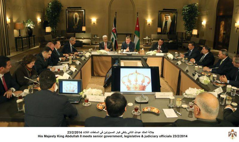 الملك للنواب والاعيان : لو يعطوا الاردن 100 مليار  لن نتنازل عن سنتمتر واحد  ..  صور 