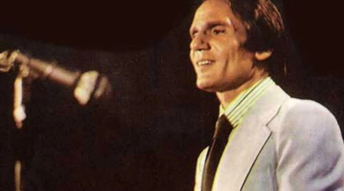 بعد 49 عاما ..  أسرة عبد الحليم حافظ تكشف سرا لأول مرة عن وفاته