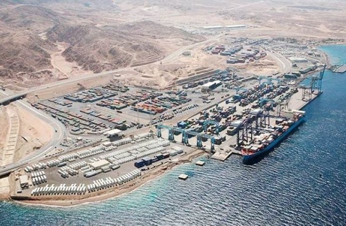 وزير النقل يؤكد ضرورة استدامة النقل البحري والحفاظ على المخزون السلعي
