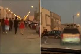 بالفيديو ..  بعد سهرة حمراء  .. خناقة فتيات ليل في شارع شهير بالكويت تشعل مواقع التواصل
