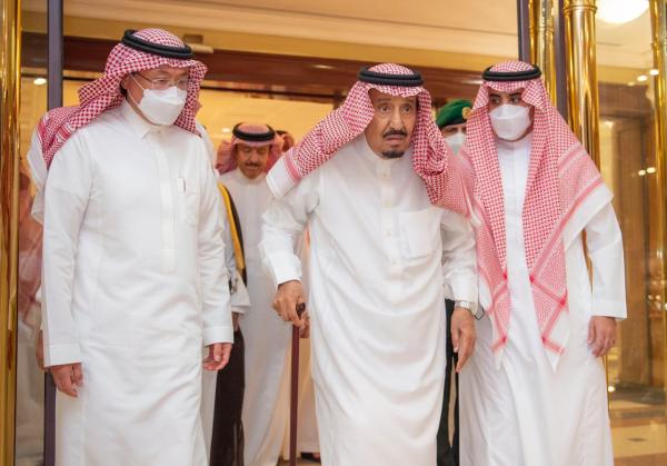 الملك سلمان يغادر مستشفى الملك فيصل التخصصي بجدة