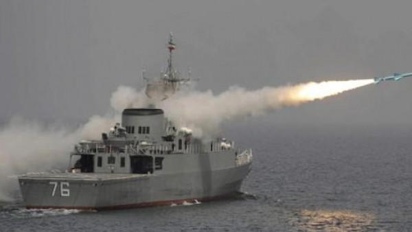 مقتل جنود إيرانيين بقصف سفينة حربية ايرانية