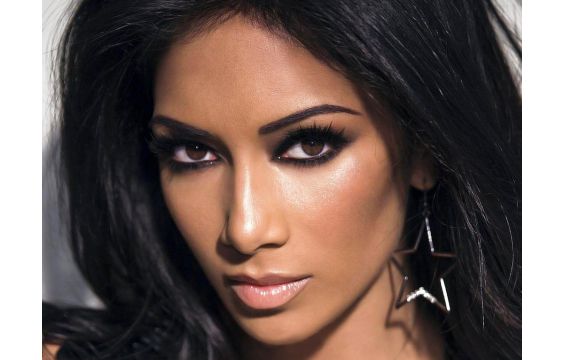 مكياج عصريّ على طريقة السمراءNicole Scherzinger