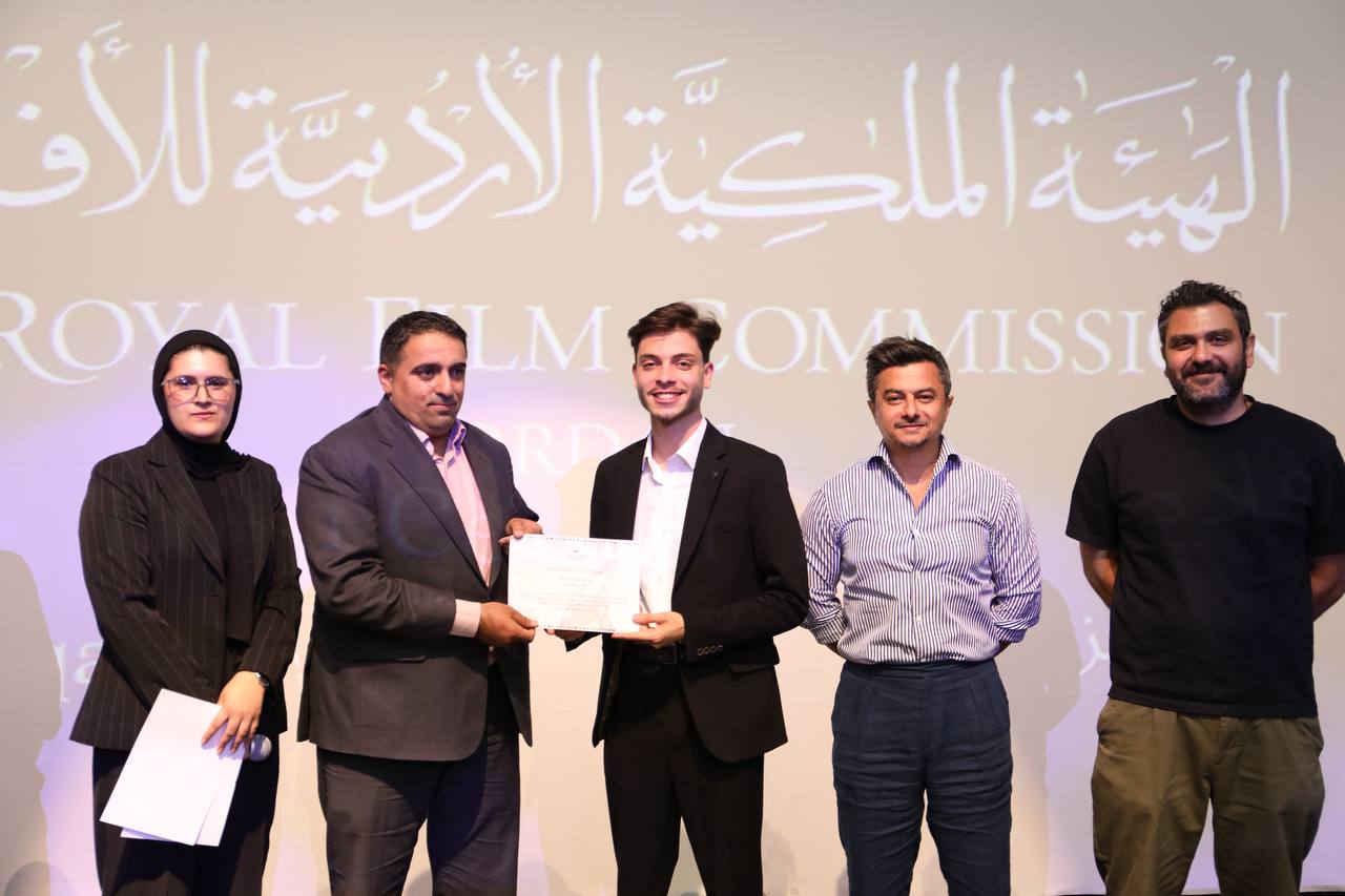 الملكية للأفلام تدعم انتاج فيلم لطالب من "إعلام الزرقاء"