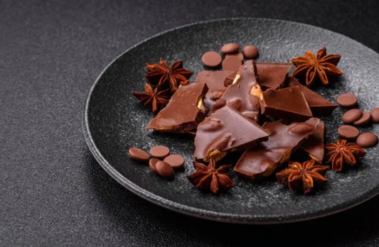 فوائد صحية كبيرة للشوكولاتة الداكنة