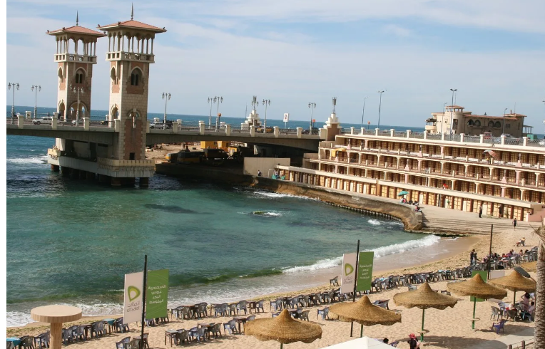 الإسكندرية مدينة جذابة للسائحين والمحليين من كل بقاع الأرض