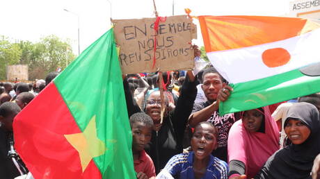 النيجر ومالي وبوركينا فاسو تتفق على الصيغة النهائية لتشكيل اتحاد كونفدرالي