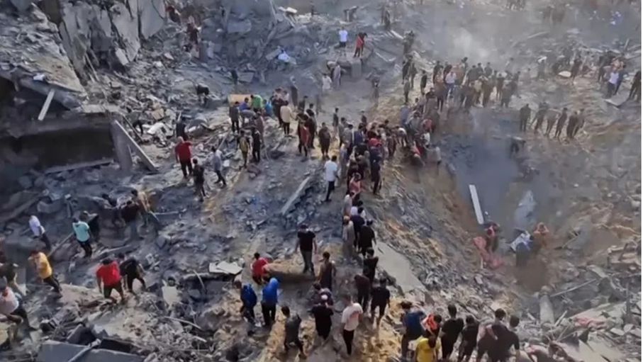 الاحتلال يرتكب مجزرة في جباليا وتستهدف عناصر تأمين المساعدات