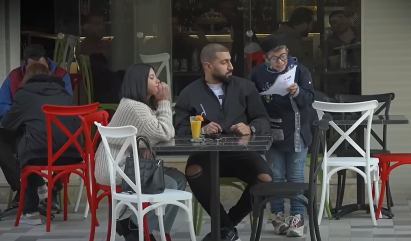 الكاميرا الخفيه في المطعم 