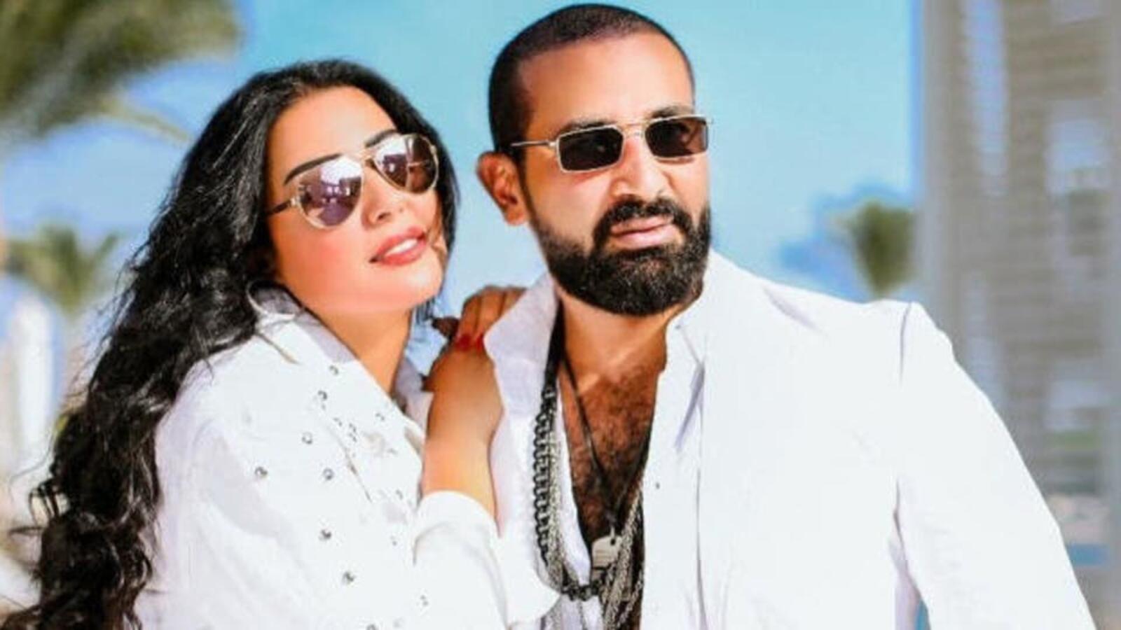 أحمد سعد يكذب سمية الخشاب:(موضوع الطحال ده جاي منين؟!)