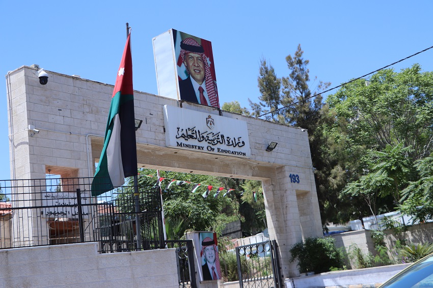  أولياء أمور مدرسة القطرانة يطالبون بتعيين معلم حاسوب 