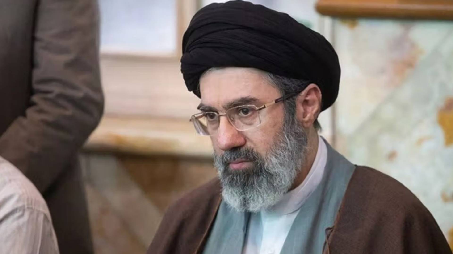 المرشد الإيراني: لن يكون لأمريكا ملاذ آمن بالمنطقة وشعوب المنطقة ستشكل النظام العالمي الجديد 