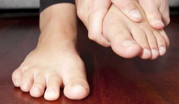 تورم الاصابع في الشتاء وكيفية علاجه  