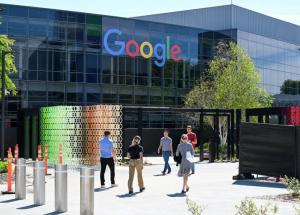 غوغل تفصل 28 موظفا احتجوا على تعاونها مع إسرائيل