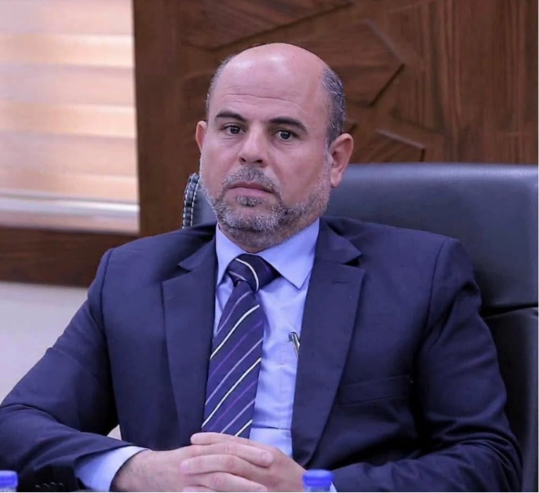 العكور يثير الجدل بمقال لاذع: "قامة سرسرية ..  ومخصية وطنية"