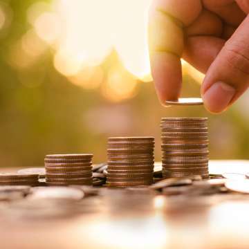 كيف أوازن بين الإنفاق على أهلي وفتح مشروعي الخاص؟