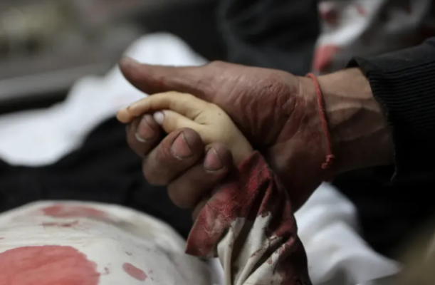 استشهاد 10 فلسطينيين بينهم طفل بغارات إسرائيلية في غزة