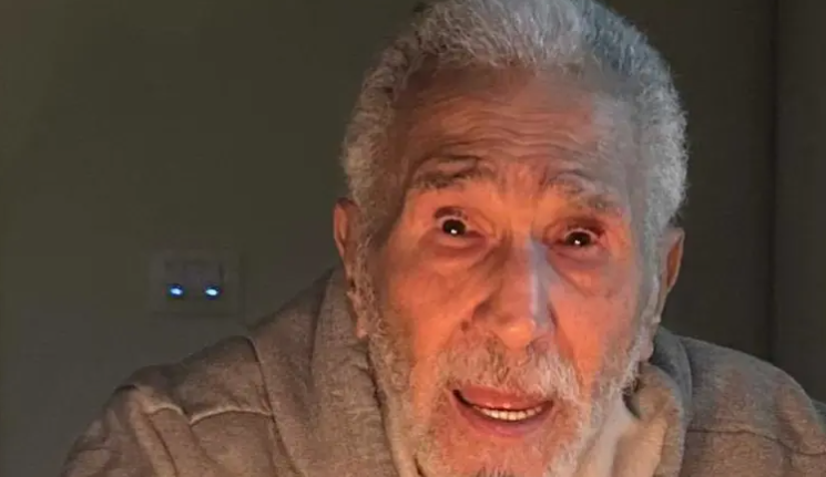 بسبب "وفاته" ..  إيقاف معاش فنان مصري شهير لا يزال على قيد الحياة