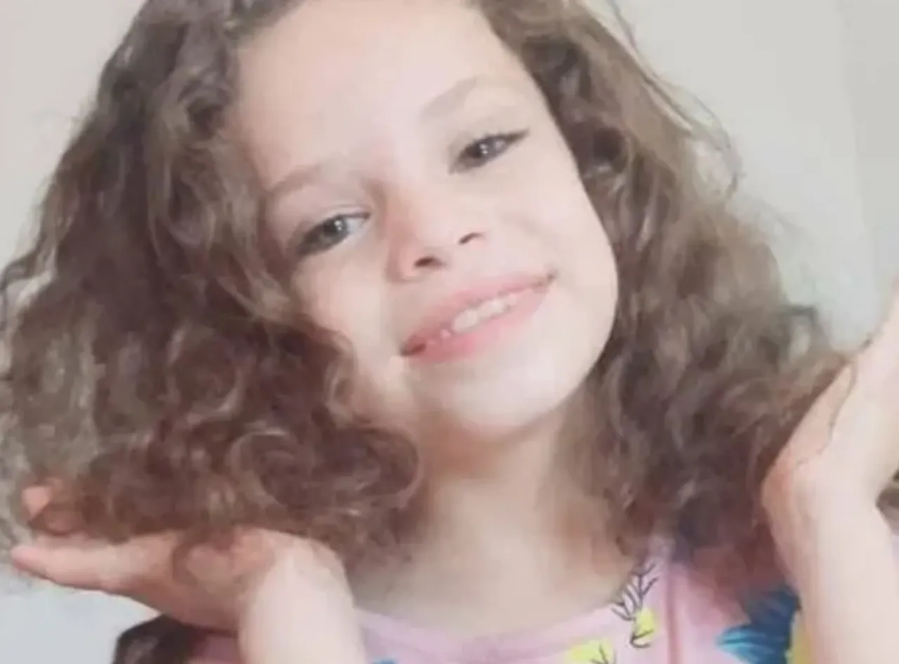 هربت من حرب غزة لتفارق الحياة في مصر ..  وفاة طفلة إثر عضة كلب