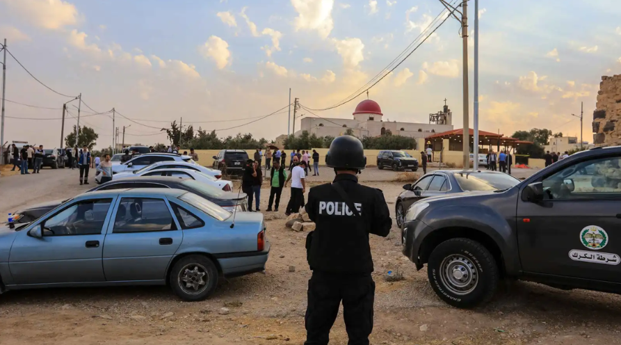 مؤتمر صحفي لوزيري الداخلية والاتصال الحكومي ومدير الأمن العام بشأن عملية الكرك اليوم