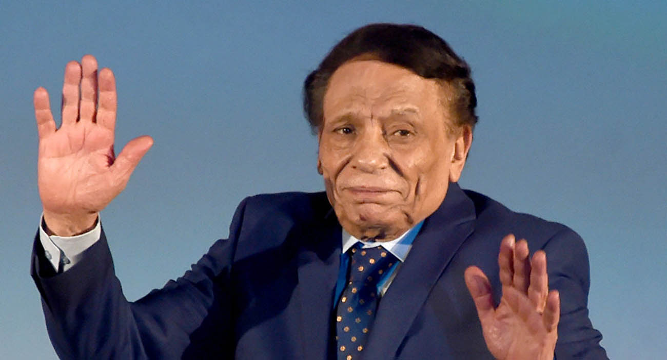 بالفيديو  .. أحدث ظهور لعادل إمام في تصوير مسلسله الجديد