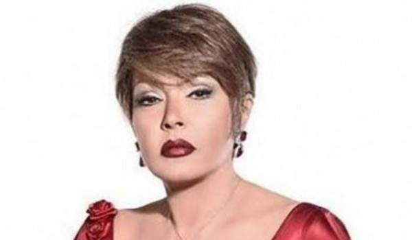 لوسي تهاجم الراقصة دينا 