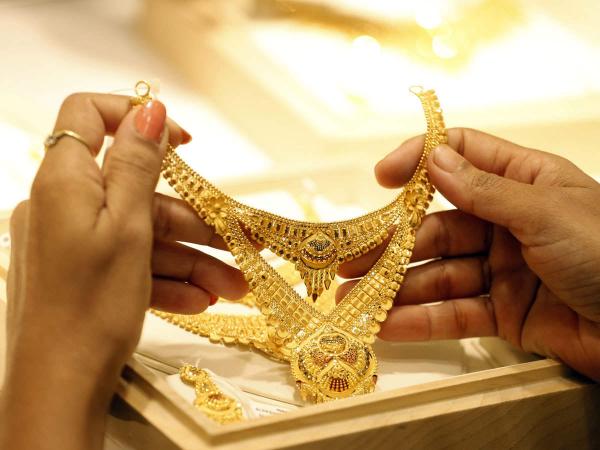 الذهب يرتفع بدعم آمال بقاء أسعار الفائدة منخفضة