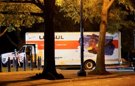 حادثة البيت الأبيض ..  سائق الشاحنة يواجه عدة تهم جنائية 