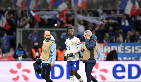 كامافينجا يغادر ودية تشيلي بإصابة مقلقة