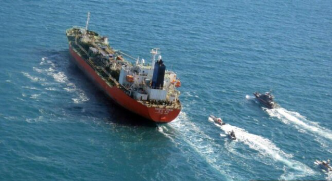 وصول ناقلتي نفط إيرانيتين إلى السواحل رغم العقوبات