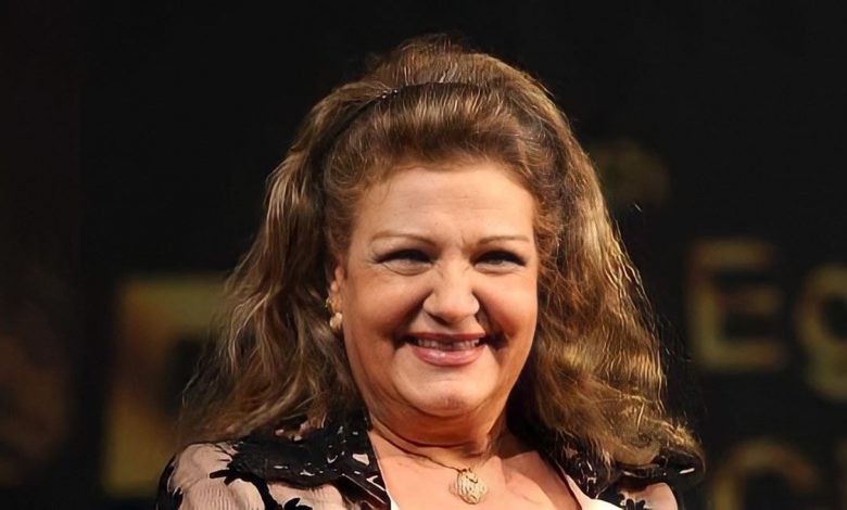 محطات من حياة الفنانة المصرية ميمي جمال ..  قدمت قرابة 500 عمل وتسبب فستان مكشوف في طلاقها وعادت بعد أشهر من اعتزالها 