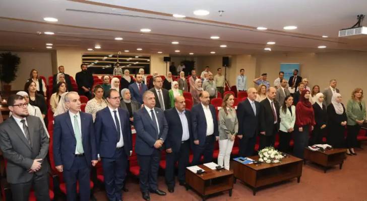 صحة الأردن .. "بطاقة بيان تحذيرية" لحماية الأطفال من الأغذية غير الصحية