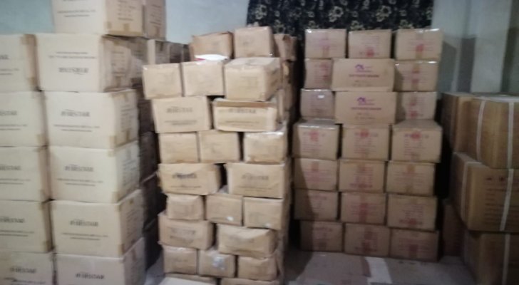 بالصور  ..  ضبط 552 كرتونة مستلزمات طبية منتهية الصلاحية في عين الباشا
