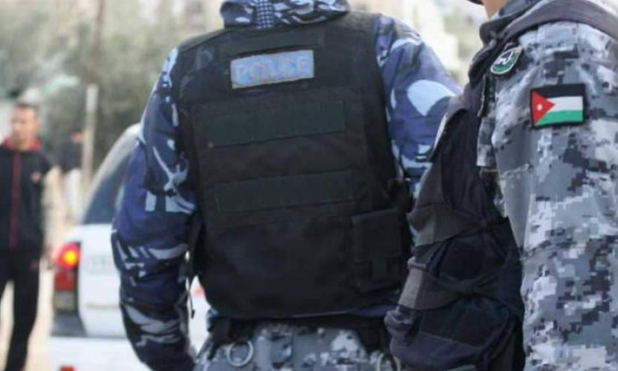 القبض على شخص انتحل صفه رجل أمن في اربد 