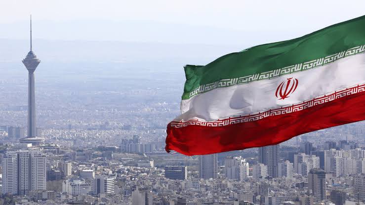 إيران تعلن تعرض منطقة عسكرية بحرية في كنارك لغارات جوية على مرحلتين