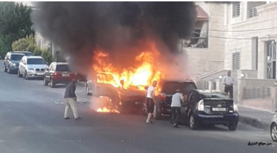 بالصور ..  حريق داخل باص ركاب صغير في المدينة الرياضية 