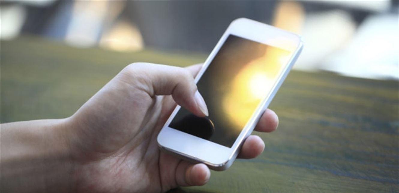 نصائح ذهبية ..  هكذا تحمي هاتفك من السخونة خلال الصيف