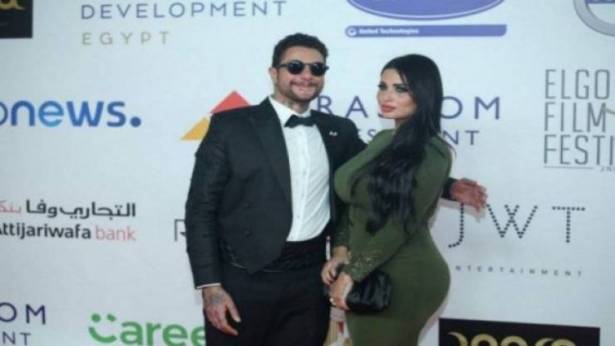 أحمد الفيشاوي يحذف زوجته من إنستغرام ..  والأخيرة تغلق حسابها بعد منشور غامض