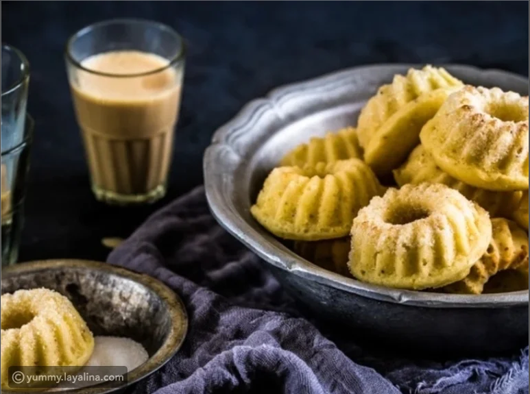 كعك العيد السهل مع الهيل: طريقة سهلة ولذيذة لحلوى الأعياد