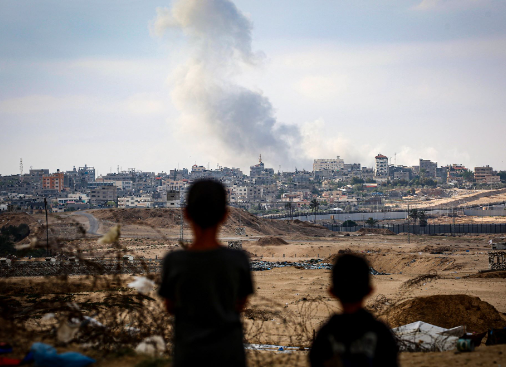 الاحتلال يتوغل في رفح والمعارك تحتدم في شمال غزة