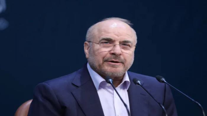 رئيس البرلمان الإيراني: نقاتل ونتفاوض لإجبار واشنطن على قبول مطالبنا  