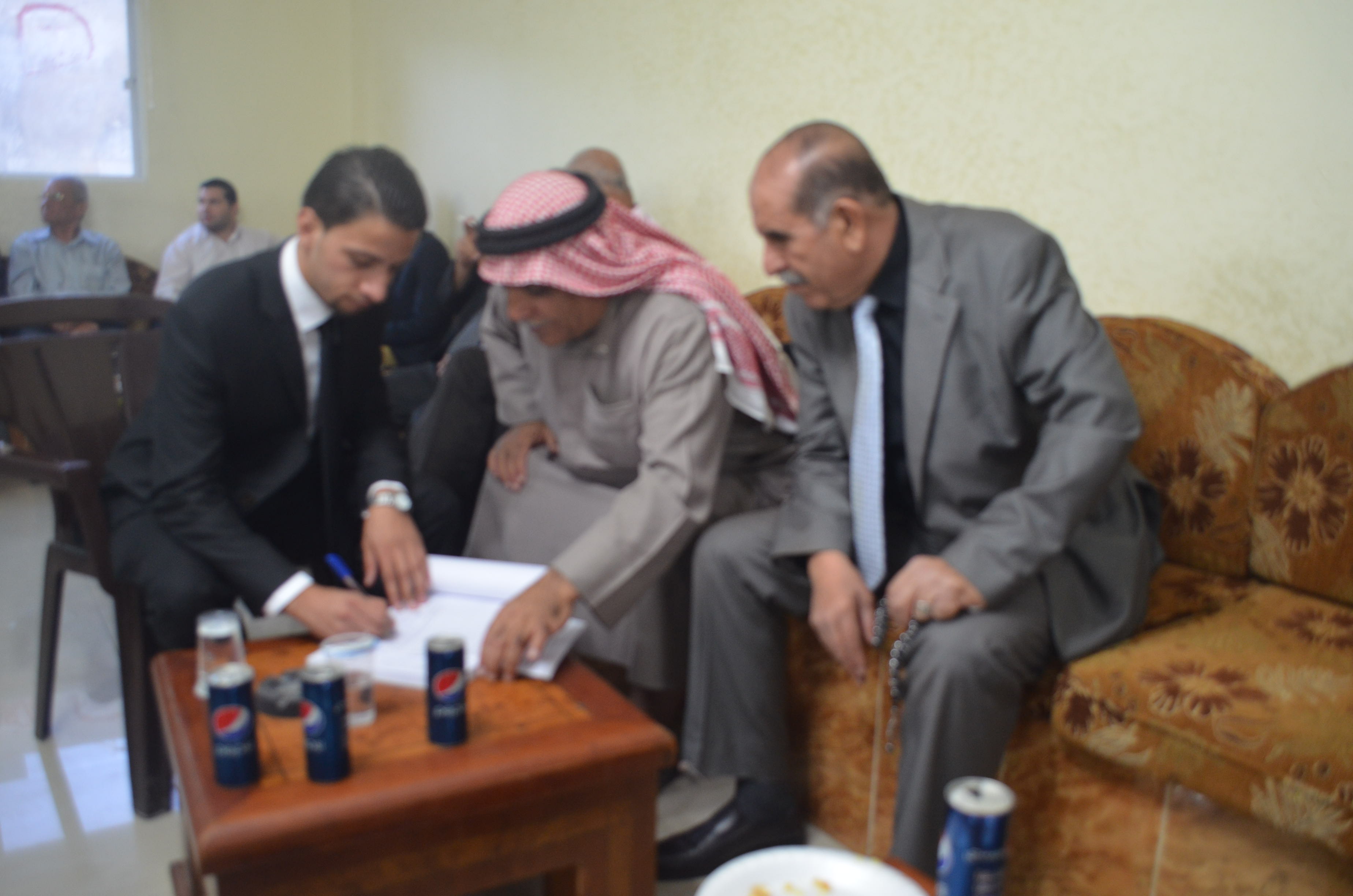 "سرايا" تهنىء الزميل الصحفي سيف عبيدات بمناسبة خطوبته .. صور