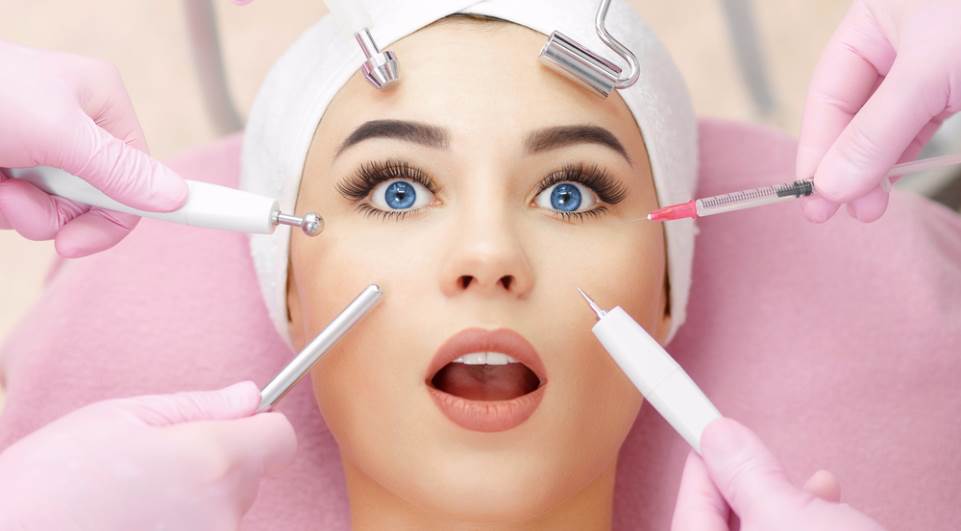 عمليات التجميل "تربك" مطارات الأردن والرجال يزاحمون النساء على العيادات