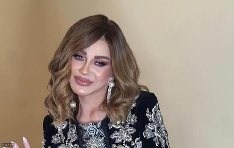 لمسة ساحرة لميادة الحناوي بظلال وردية وتدرجات شعر عسلية