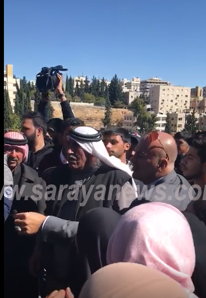 بالفيديو والصور   .. ذوو الموقوفون ينفذون اعتصاما امام مجلس النواب للمطالبة باصدار العفو العام 