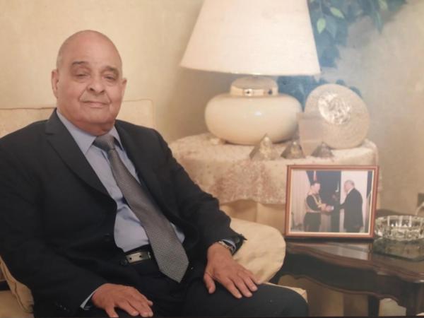 من هو الراحل جمال حديثة الخريشا ؟