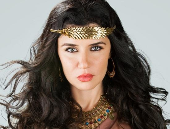 بالصور  .. غادة عادل تعود لزوجها السابق 