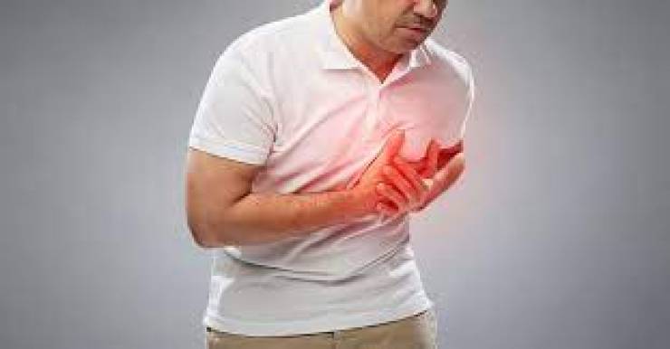 أطباء يوضّحون آلام التي يحس بها الإنسان قبل إصابته بالنوبة القلبية
